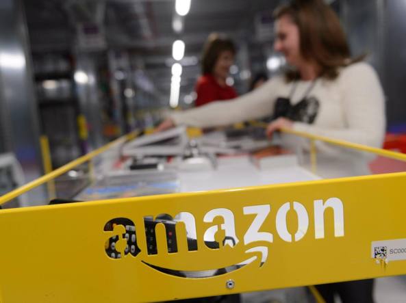 L'Agcom ad Amazon: deve applicare il contratto di lavoro dei servizi postali