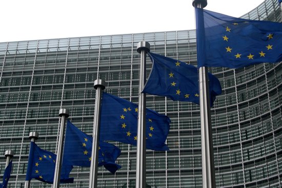 UE richiama alcuni Paesi sull'autotrasporto