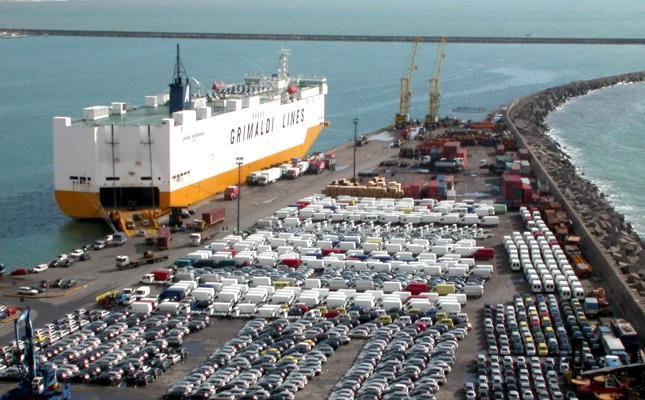 Salerno vuol difendere il suo porto dall'accorpamento con Napoli