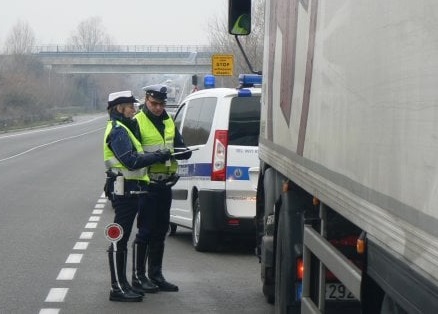 Camionista obbligato a guidare con la carta del conducente del collega