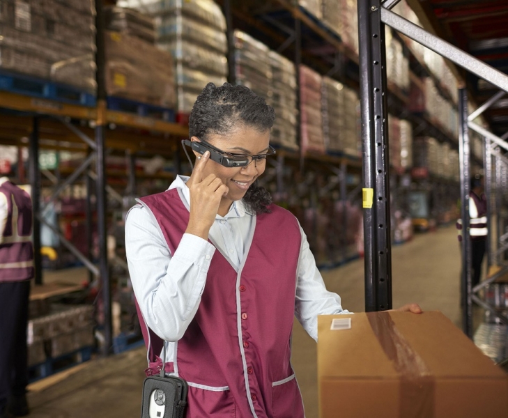 Toshiba: logistica e industria traineranno l'integrazione dei dispositivi wearable nel 2018