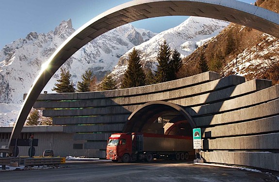 Traforo del Monte Bianco: aumentano le tariffe per il veicoli euro 3