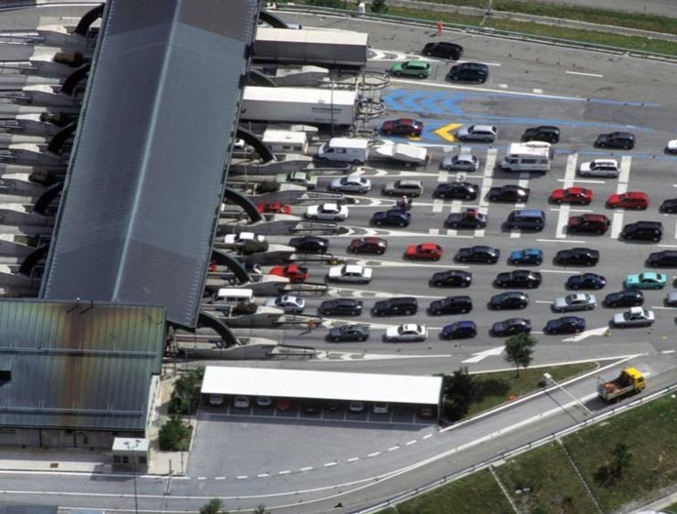 Troppi Tir al valico del Brennero. L'Austria impone il numero chiuso