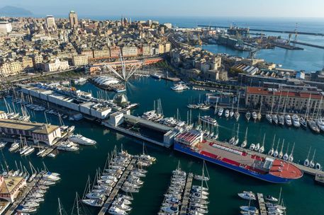 Amazon e gli altri, caccia alle aree nel porto di Genova