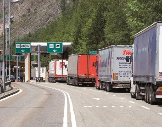 Tir verso pagamento pedaggio al Brennero