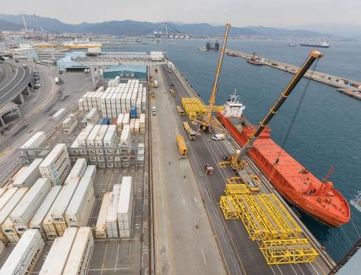 Delegazione cinese in visita al porto di Vado Ligure