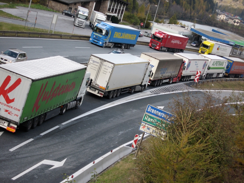 L'Austria limita il transito dei tir al Brennero