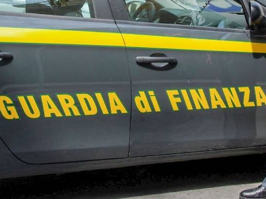Evasione fiscale e fatture false: sequestrati beni a società di trasporti