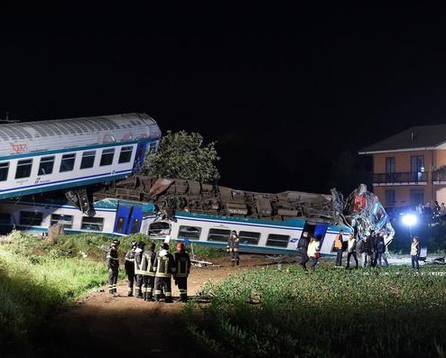Treno contro tir, l'Anas: «Il camion non ha rispettato le norme»