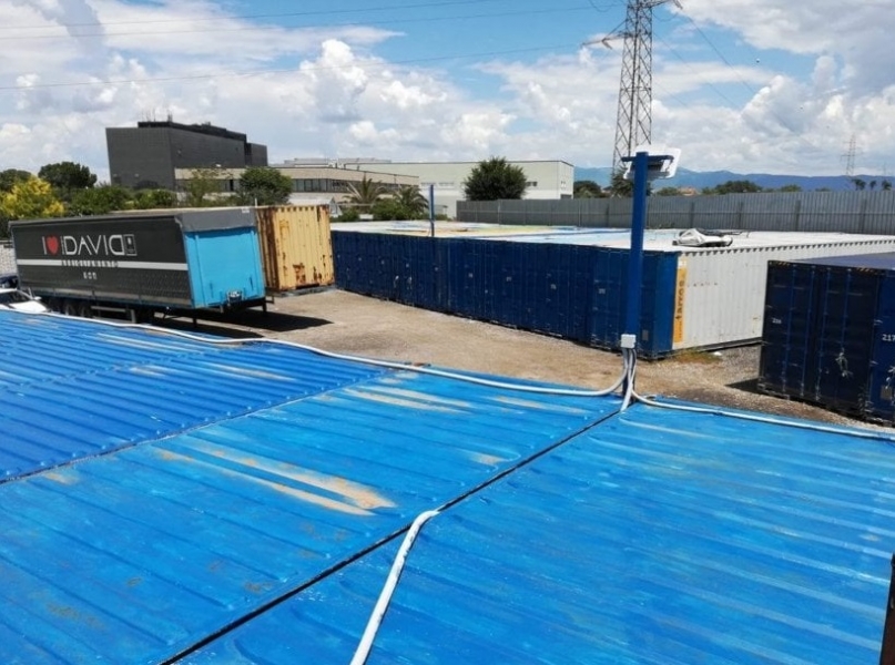 Scoperto deposito di merci abusivo con 250 container