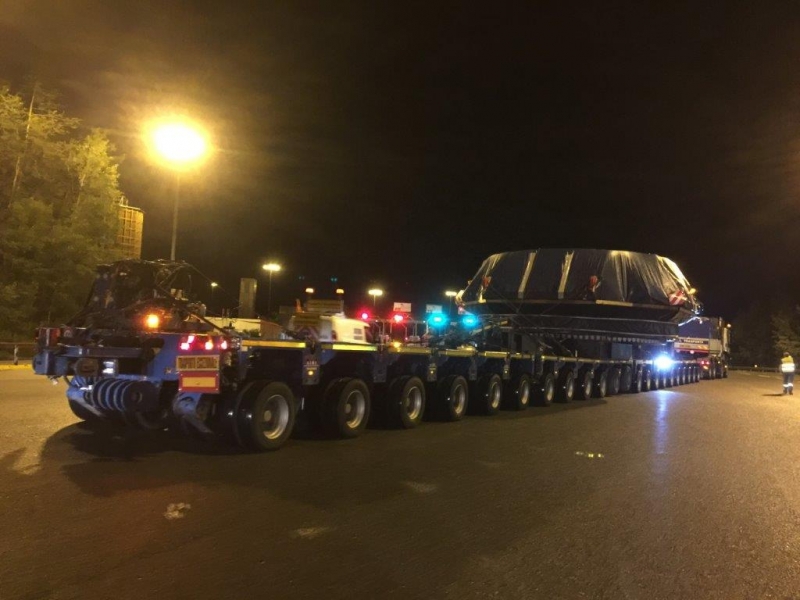 A22, camion di 47 metri in viaggio nella notte