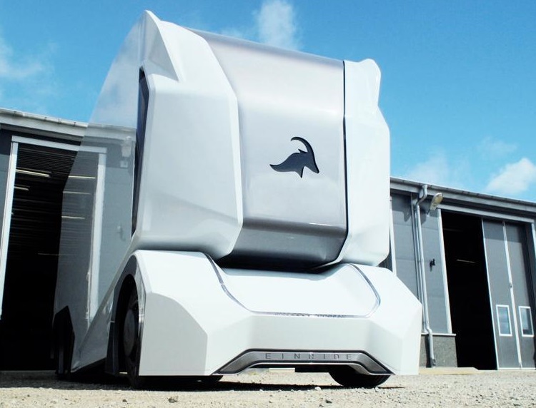 Dalla Svezia Einride T-Pod, il camion elettrico senza cabina né autista