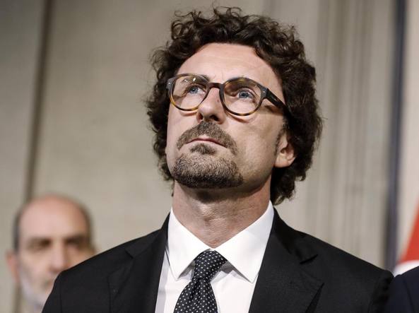 Toninelli azzera il cda di Fs