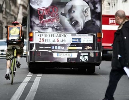 Se il fattorino vien di notte: l'ultima frontiera delle consegne a domicilio