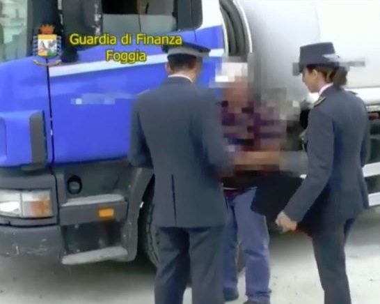 Contrabbando di gasolio, due arresti e sequestri in provincia di Foggia