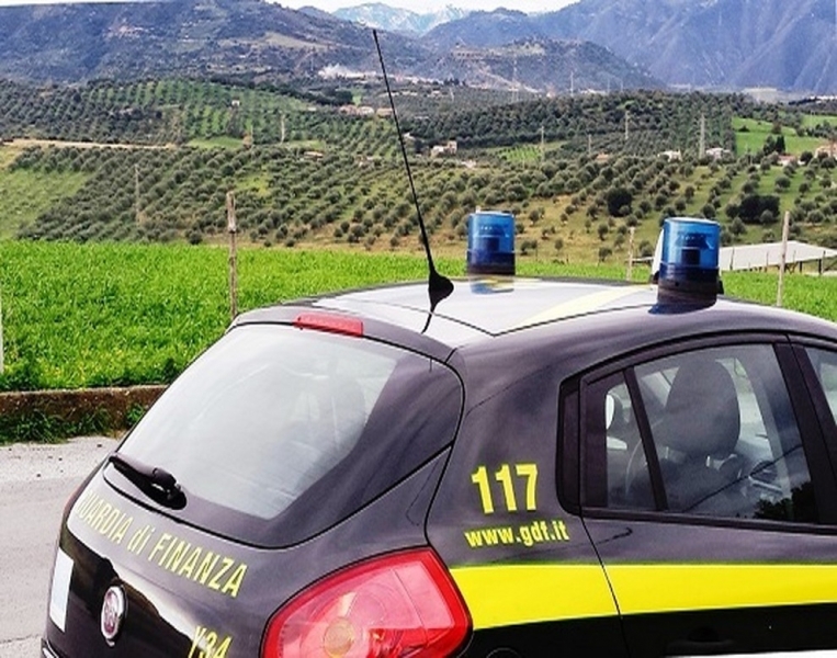 False assunzioni e frode fiscale: via un milione a ditta di autotrasporti