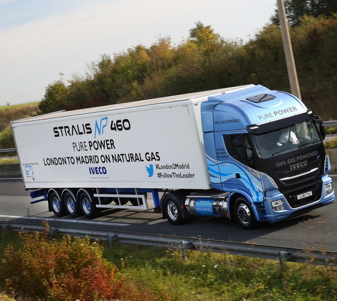 Stralis NP di IVECO: distanza record con un unico rifornimento di LNG