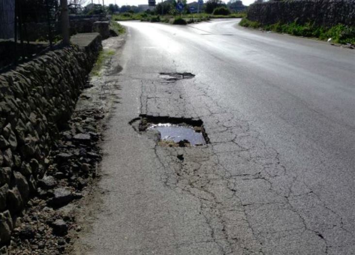 Degrado delle strade siciliane, i trasportatori minacciano il fermo delle merci