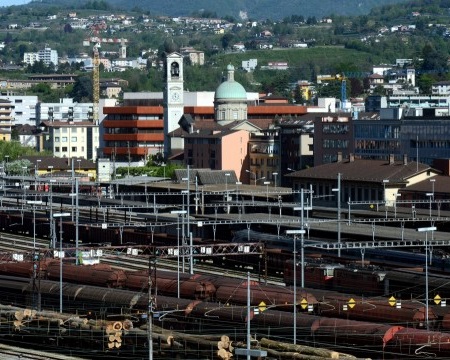 Chiasso, nuovo piazzale di carico e scarico merci
