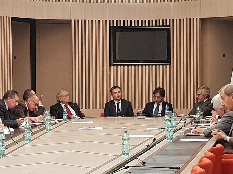 Confmare e il viceministro Rixi scrutano insieme le rotte per far salpare il ''sistema porti''