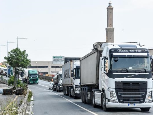 FEDESPEDI segue con attenzione gli sviluppi delle trattative per scongiurare il fermo dell'autotrasporto a genova