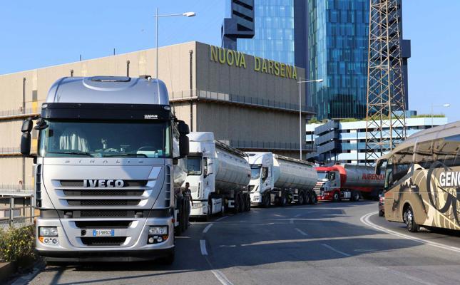 Crollo del Ponte Morandi: in arrivo 20 milioni di euro per i trasportatori