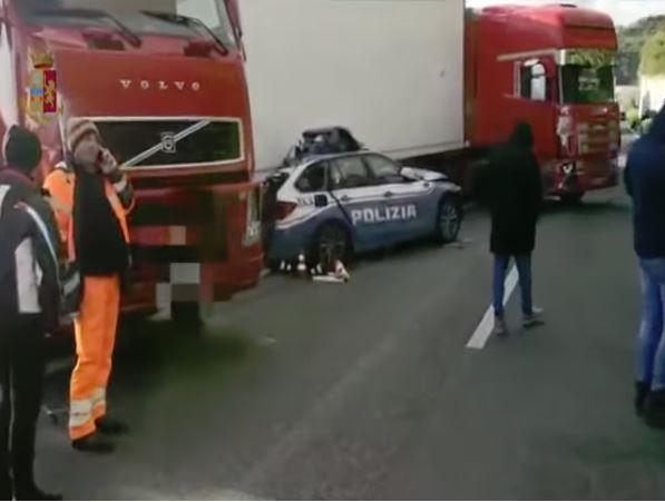 Incidente mortale sull'A 18, indagati tre camionisti