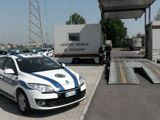 Modena: 47 violazioni su 14 autoarticolati