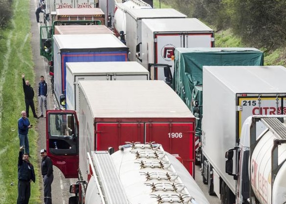 Clima, accordo Ue per tagliare le emissioni dei camion
