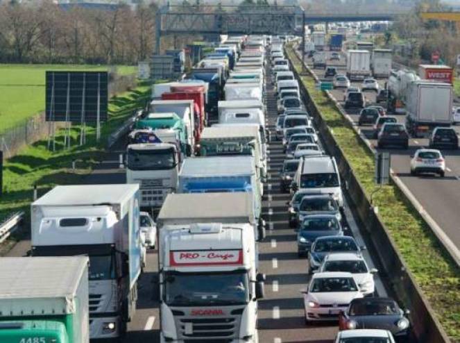 Previste lunghe code per il giorno 26 aprile sul confine tedesco - austriaco
