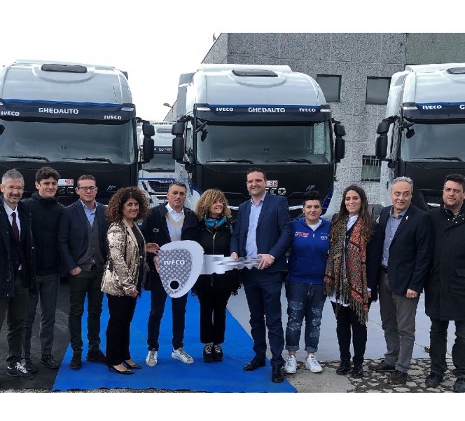 6 nuovi IVECO Stralis NP 460 l'azienda Angelo Rattini di Sant'Arcangelo di Romagna