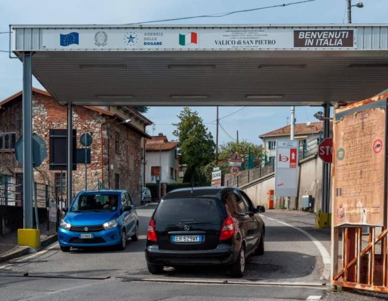 Dogane da incubo e tir che rischiano di restare «incastrati» nel Canton Ticino