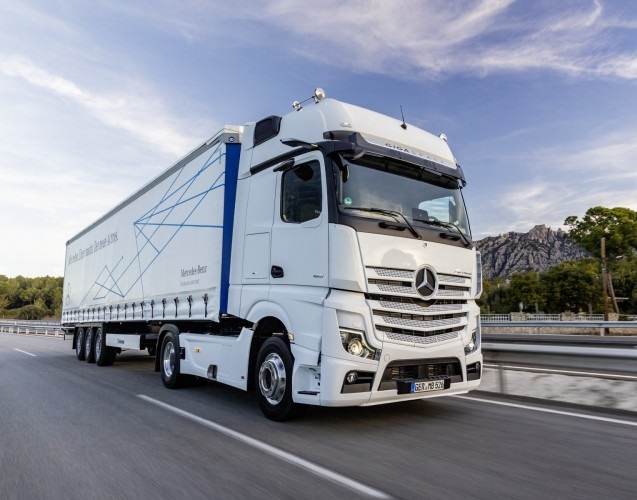 Nuovo Actros: gli altri parlano uno solo passa ai fatti