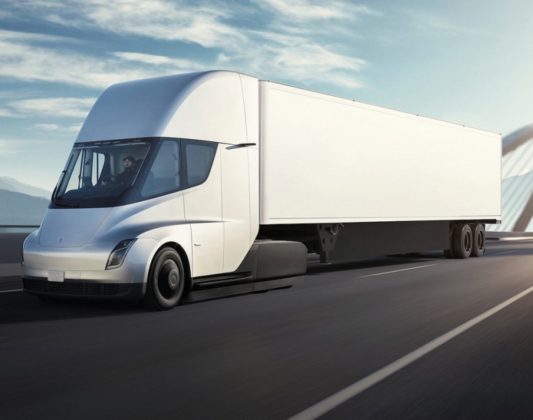Tesla Semi, produzione rinviata al 2020