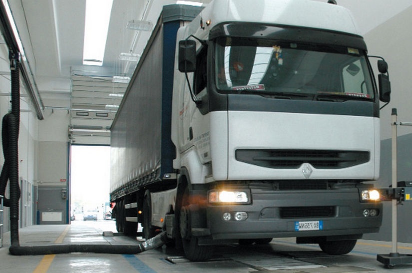 Torino, revisioni lumaca per i mezzi pesanti: primo posto libero a marzo 2020