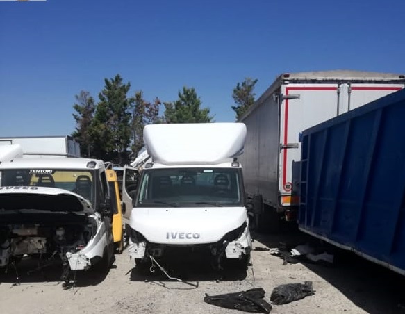 Cerignola, mezzi rubati a Foggia e Milano in un capannone: sequestrati