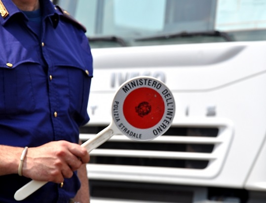 Nuove carte tachigrafiche: la Polizia Stradale spiega le modalità per non incorrere in sanzioni