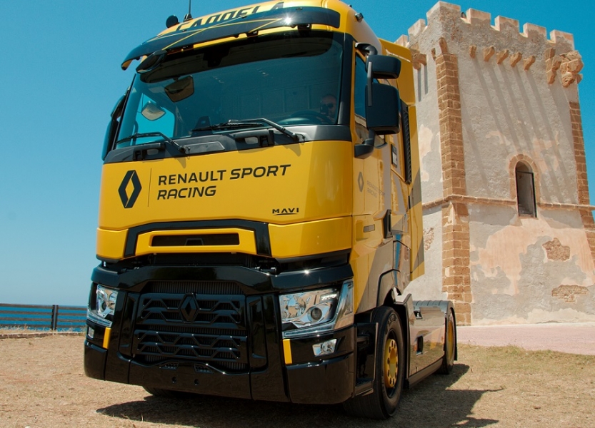 Renault Trucks consegna il primo T Sport Racing