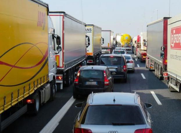 Tirolo, introdotti nuovi divieti per i Tir