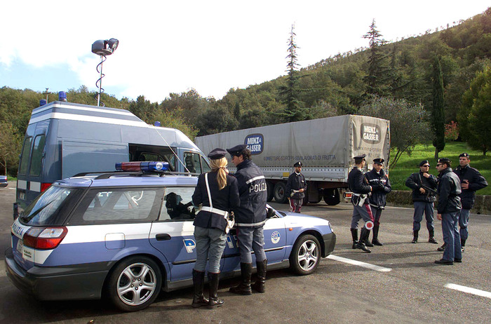 Arrestati predoni di tir sulla Torino-Milano