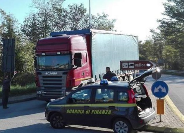 Autotrasporto, maxievasione da oltre 3,6 milioni di euro grazie alla finta sede slovacca