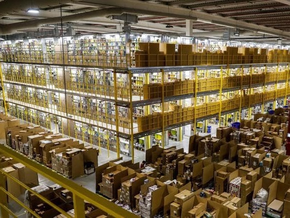Amazon, consegne super-veloci con magazzini multi-piani all'europea
