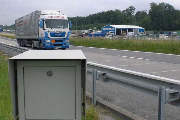 Francia testa l'autovelox per il sovraccarico