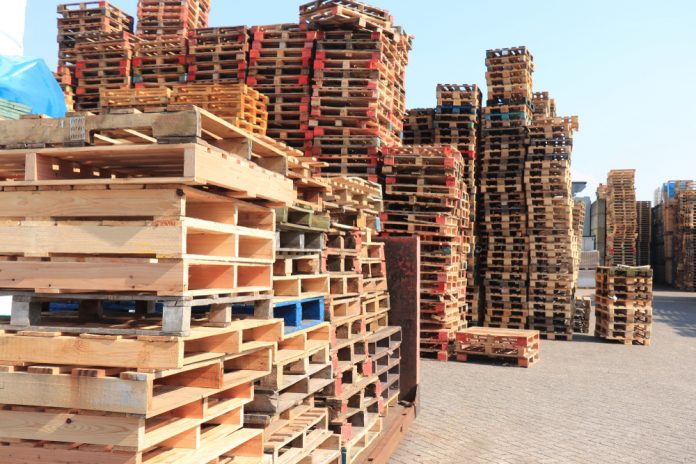 Maxi frode nel mercato dei pallet: sequestri per milioni di euro
