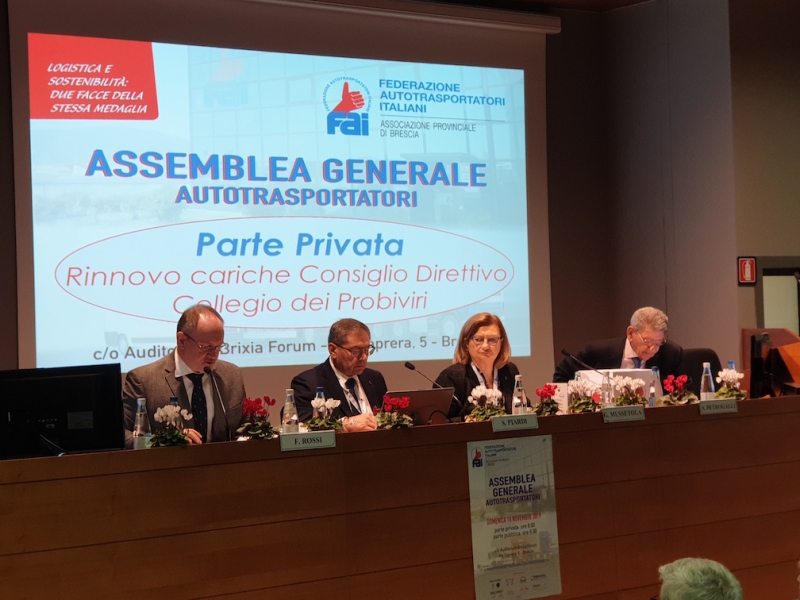 Metà dei Tir sulle strade senza poter fare la revisione