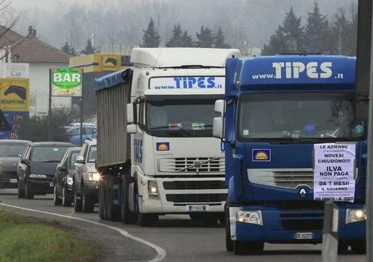 Ex Ilva di Novi Ligure, da oggi fermi gli autotrasportatori