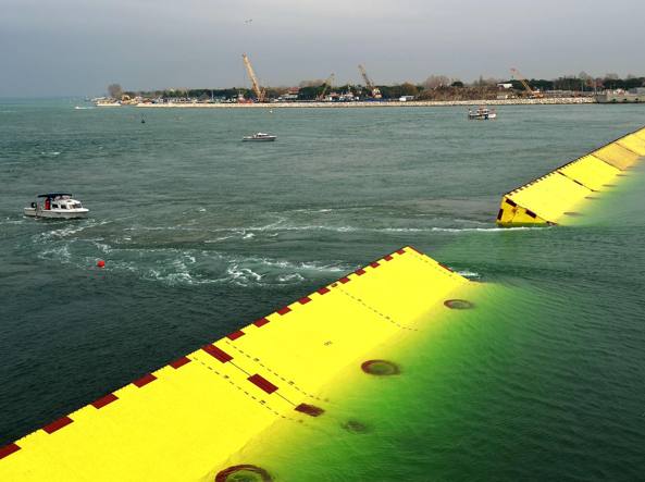 Merlo, Federlogistica: ''Venezia sotto l'acqua e l'Italia sta a guardare''