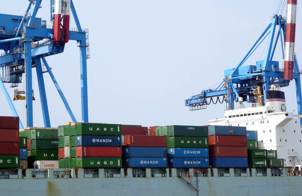 Porti: Genova, entro aprile 2020 zona logistica semplificata