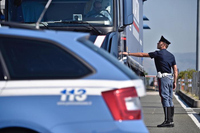 Polizia: al via la campagna europea ''Alcohol and Drugs''