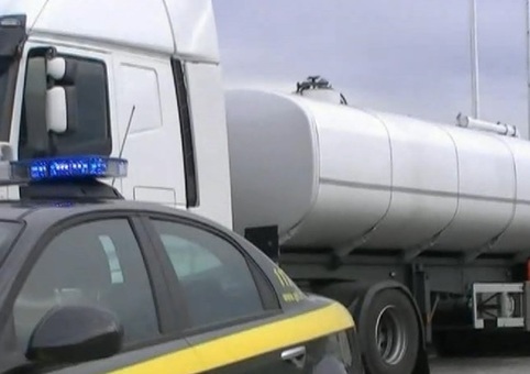 Roma, 16 arrestati per contrabbando di gasolio